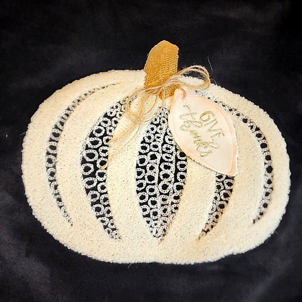 Pumpkin Give Thanks Table Runner New Black